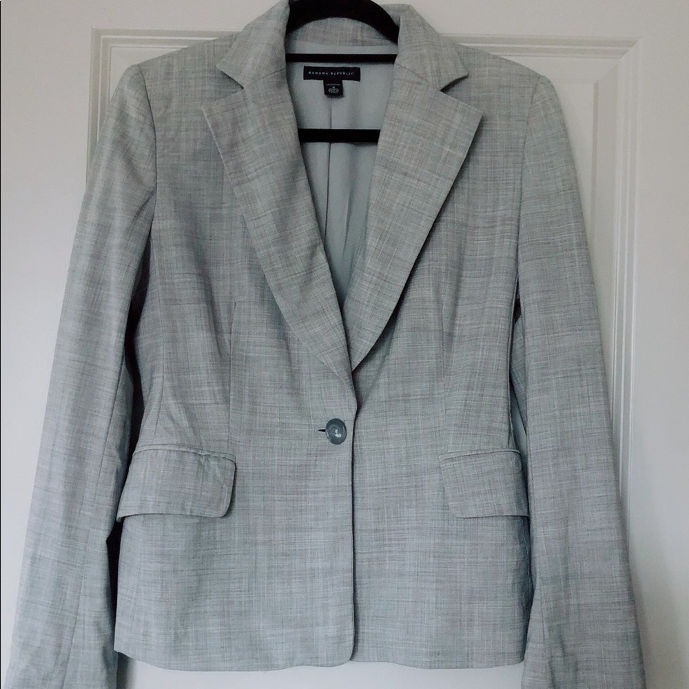 Women’s Banana Republic Heather Grey fitted blazer